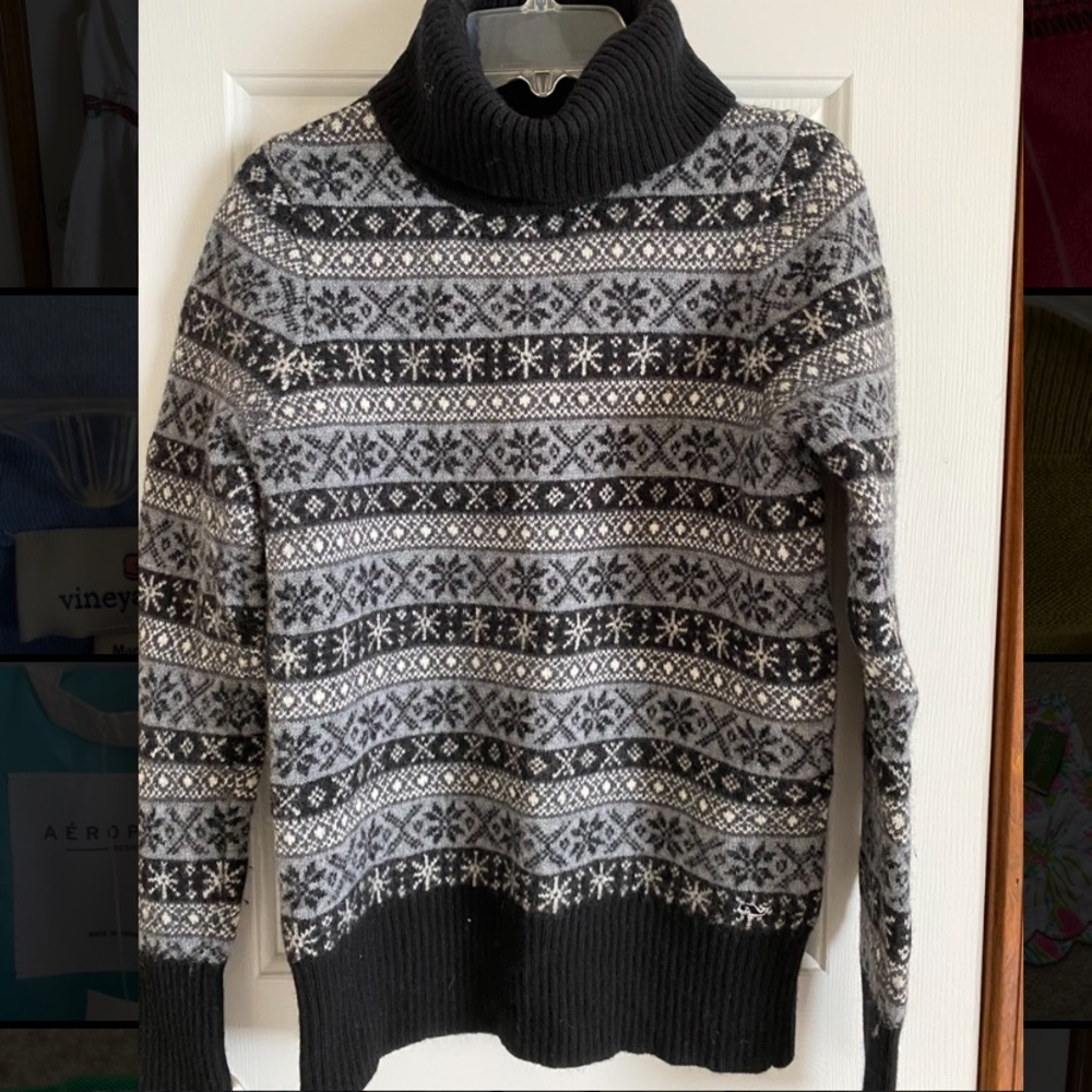 EUC Vineyard Vines wool sweater